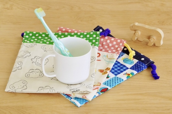 子供の歯ブラシのイメージ｜子どもの虫歯を繰り返さないために大切な「仕上げ磨き」のコツ｜渋谷の歯医者「渋谷マロン歯科Tokyo」
