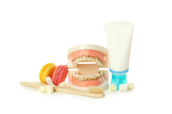 歯石がついた歯｜歯石を放置する5つのリスクと自分で除去しようとする危険性｜渋谷の歯医者なら渋谷マロン歯科Tokyo