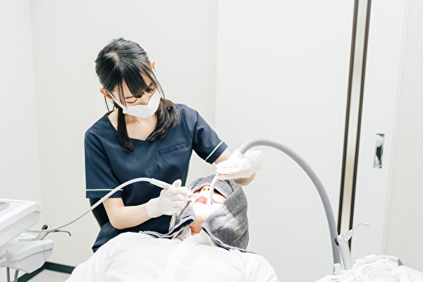 渋谷マロン歯科Tokyoの歯石除去｜歯石を放置する5つのリスクと自分で除去しようとする危険性｜渋谷の歯医者なら渋谷マロン歯科Tokyo